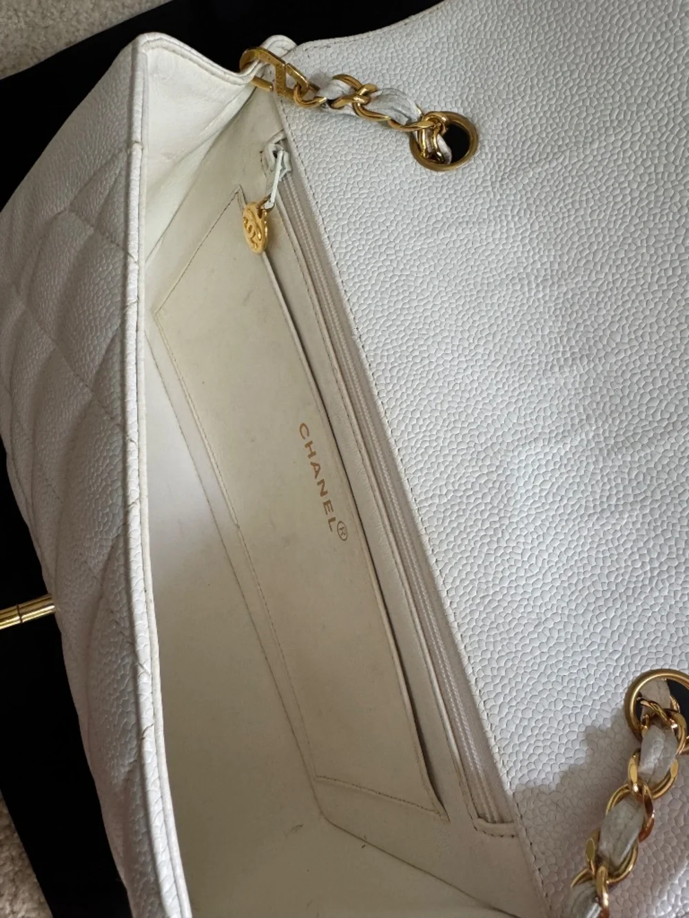Vintage Medium White Chanel Diana Caviar